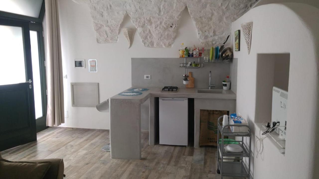 White Stone Flats & Studios ออสตูนี ภายนอก รูปภาพ